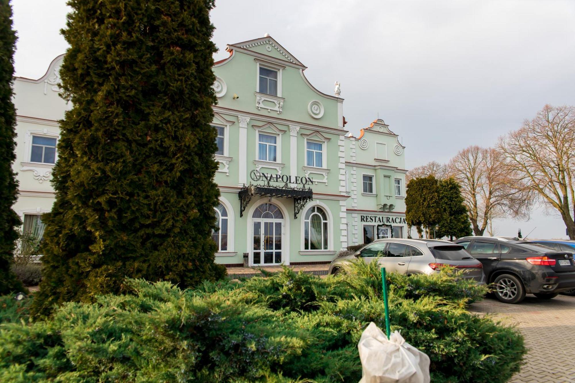 Hotel Napoleon Wroblew (Sieradz) Exterior foto